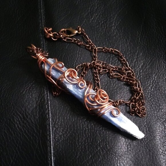 Raw Rough Blue Kyanite Dagger Pendant ~ Copper Wire Wrapped + 21" Figaro Chain - Picture 9 of 12